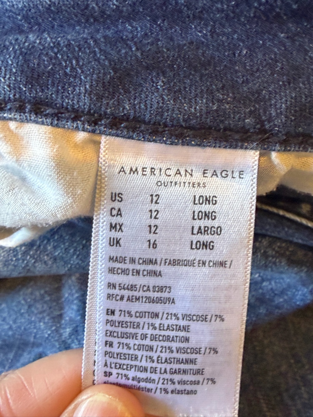 American Eagle Outfitters Distressed Jeans - Picture 4 of 6